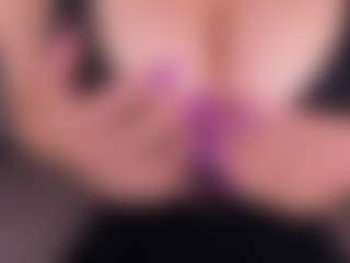 Live cam show with Curvy Nicolle - Natural on galaxygirlnitro.com