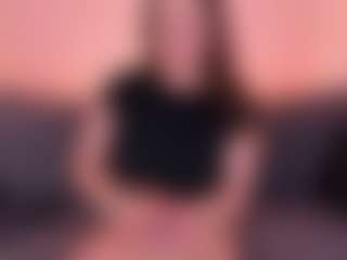 Live cam show with Curvy Nicolle - Hairy Pussy on SmokeAndPoke
