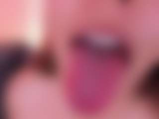 Curvy Nicolle's Live Sex Cam Show