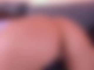 Live cam show with Curvy Nicolle - Fingering White on Camsoda | colombia