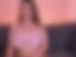 Live cam show with Curvy Nicolle - Erotic Dance on Camsoda