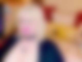 Live cam show with stiphlermom - Facesitting on Camsoda