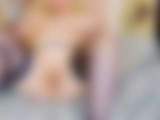 Live cam show with stiphlermom - Blue Eyes on Camsoda