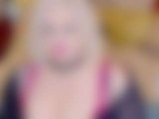 Live cam show with stiphlermom - Oil on SxyPornLive
