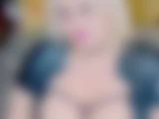 Live cam show with stiphlermom - Striptease MILF on Dare Cams