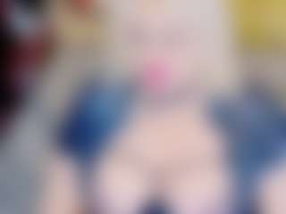 Live cam show with stiphlermom - Granny Blonde Hair on Camsoda