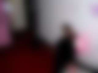 Live cam show with emerald00 - Body Massage on livesuperchat.net