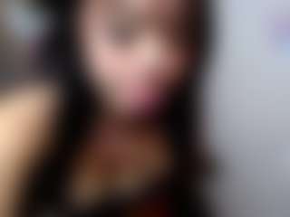 Live cam show with emerald00 - Drinking on Free Soda