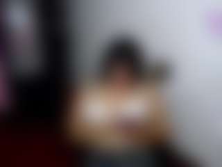 Live cam show with emerald00 - Smoking on SpunkLive