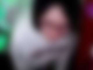 Live cam show with emerald00 - Smoking on boobsie.com