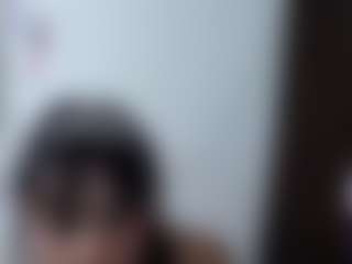 Live cam show with emerald00 - Drinking on crypto-cams