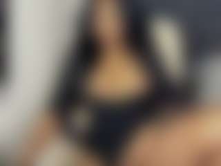 Live cam show with HannaEbony - Black on milfzrlive.com