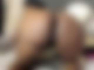 Live cam show with HannaEbony - Ebony on TottyGirls | colombia