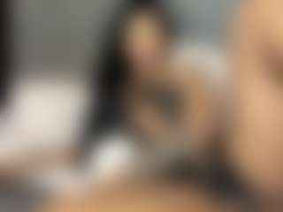 Live cam show with HannaEbony - Black Shaved Pussy on chickslive.net | colombia