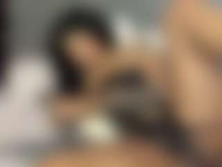 Live cam show with HannaEbony - Bedroom Ebony on Latina Girls