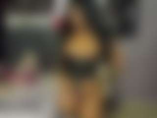 Live cam show with HannaEbony - Bedroom Ebony on ObeyMaria