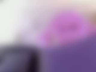 Live cam show with miss-amarantha - Oil on madthumbs