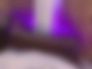 Veronica MILF webcam performer live streaming