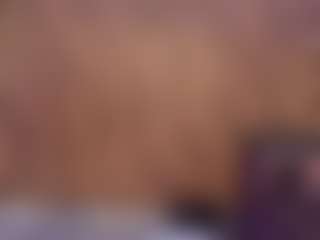 Live cam show with Veronica - Middle Aged on TeamSkeetLive