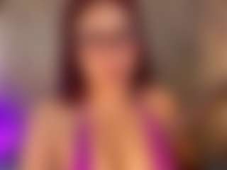 Veronica MILF webcam performer live streaming