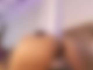 Live cam show with Veronica - Shaved Pussy Mature on CamwithHer