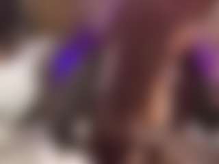 Veronica MILF webcam performer live streaming