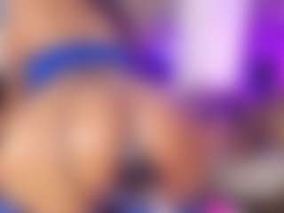 Show de câmera ao vivo com Veronica - Small Tits Mature no Camsoda