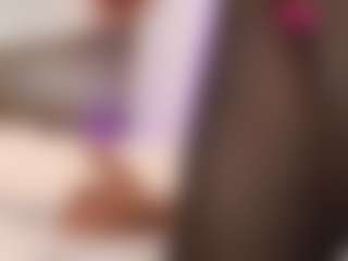Live cam show with Veronica - Spy Mature on StripNow