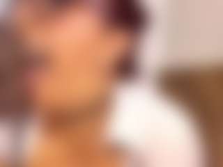 Live cam show with Veronica - Middle Aged on Mixed Magazine Live