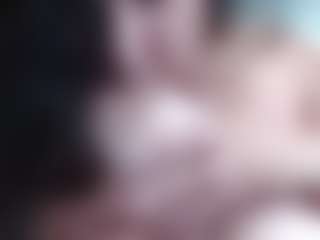 EMILY-NESSA MILF webcam performer live streaming