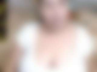 Live cam show with EMILY-NESSA - Public on milfzrlive.com