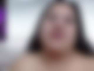 EMILY-NESSA MILF webcam performer live streaming
