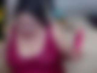 EMILY-NESSA MILF webcam performer live streaming