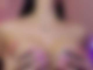 Live cam show with Samantha-Brooke - Bedroom on SpunkLive