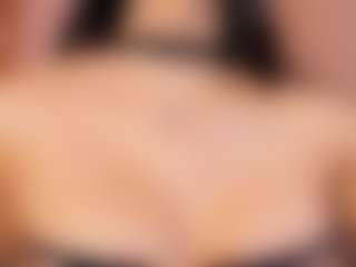 Live cam show with Samantha-Brooke - Average on chickslive.net