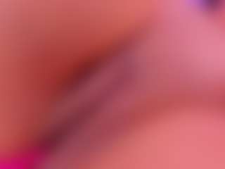 Live cam show with Sarita-Duque - Fingers on madthumbs