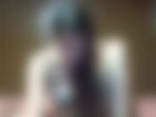 Live cam show with heavenskyyee - Petite MILF on Camsoda