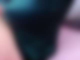 Live cam show with MonaLisaG - Upskirt on SpunkLive