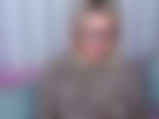 Live cam show with MonaLisaG - Green Eyes on Chatstar