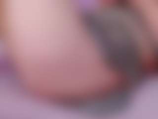 Live cam show with MonaLisaG - Camel Toe on Dare Cams