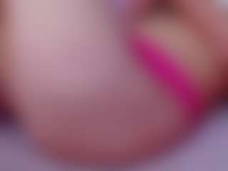 Live cam show with MonaLisaG - Camel Toe on Camsoda