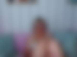 Live cam show with MonaLisaG - Upskirt on crypto-cams