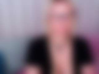 Live cam show with MonaLisaG - Lovense Middle Aged on SxyPornLive