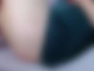 Live cam show with MonaLisaG - Green Eyes on Fling VIP Chat