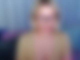 Live cam show with MonaLisaG - Green Eyes on livesuperchat.net