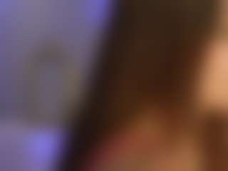 Live cam show with naomisainz - Small Ass on Soda Cam