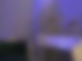 Live cam show with naomisainz - Living Room on livesuperchat.net