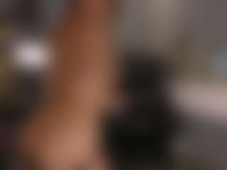 Live cam show with naomisainz - Bedroom on CamwithHer