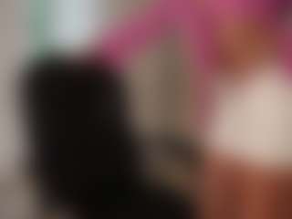 Live cam show with naomisainz - Living Room on madthumbs