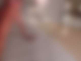 Live cam show with naomisainz - Living Room on AdultVida.com
